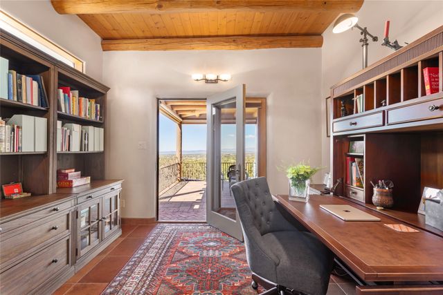 1035 Sierra Del Norte, Santa Fe, NM 87501
