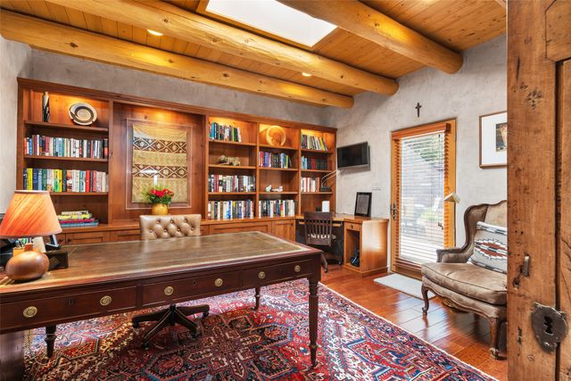 1035 Sierra Del Norte, Santa Fe, NM 87501