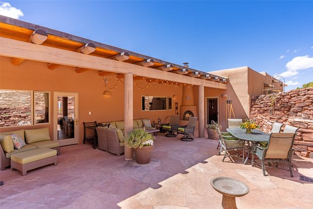 1035 Sierra Del Norte, Santa Fe, NM 87501