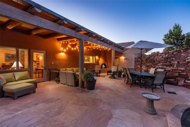 1035 Sierra Del Norte, Santa Fe, NM 87501