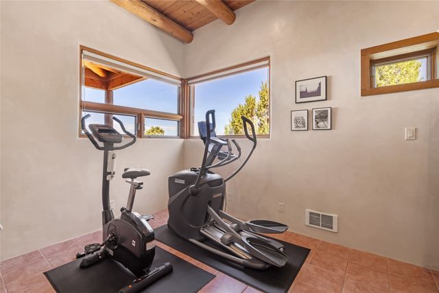 1035 Sierra Del Norte, Santa Fe, NM 87501
