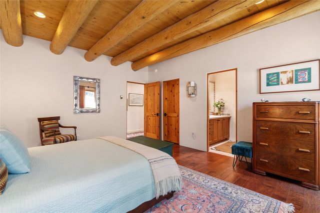 1035 Sierra Del Norte, Santa Fe, NM 87501