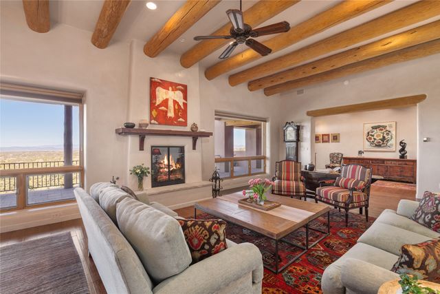 1035 Sierra Del Norte, Santa Fe, NM 87501