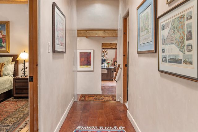 1035 Sierra Del Norte, Santa Fe, NM 87501