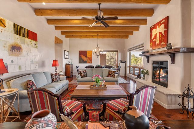 1035 Sierra Del Norte, Santa Fe, NM 87501
