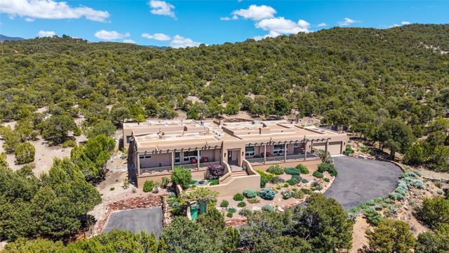 1035 Sierra Del Norte, Santa Fe, NM 87501