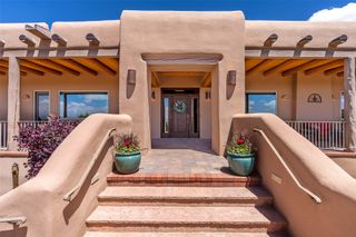 1035 Sierra Del Norte, Santa Fe, NM 87501