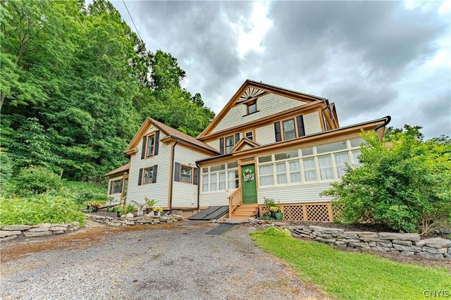 8806 State Route 5, Manlius, NY 13037