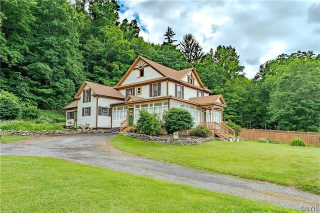 8806 State Route 5, Manlius, NY 13037