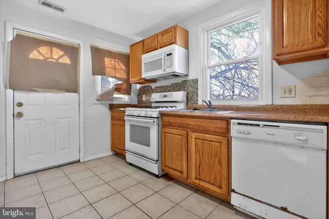 5023 C ST SE, Washington, DC 20019