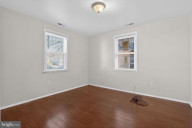 5023 C ST SE, Washington, DC 20019