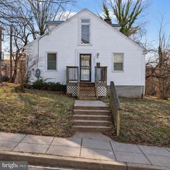 5023 C ST SE, Washington, DC 20019