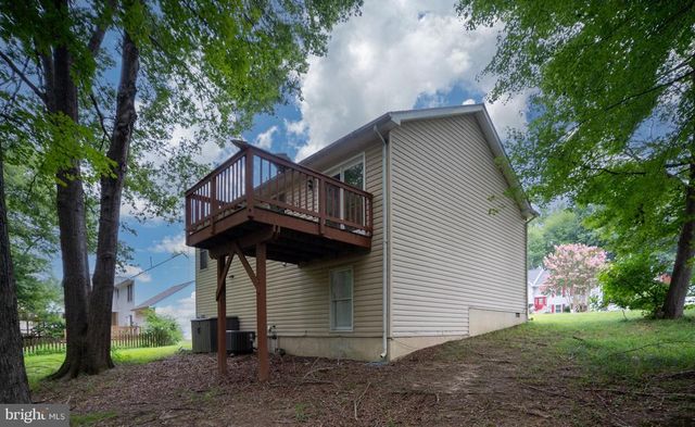 11604 HAMPSTEAD DR, Fredericksburg, VA 22407