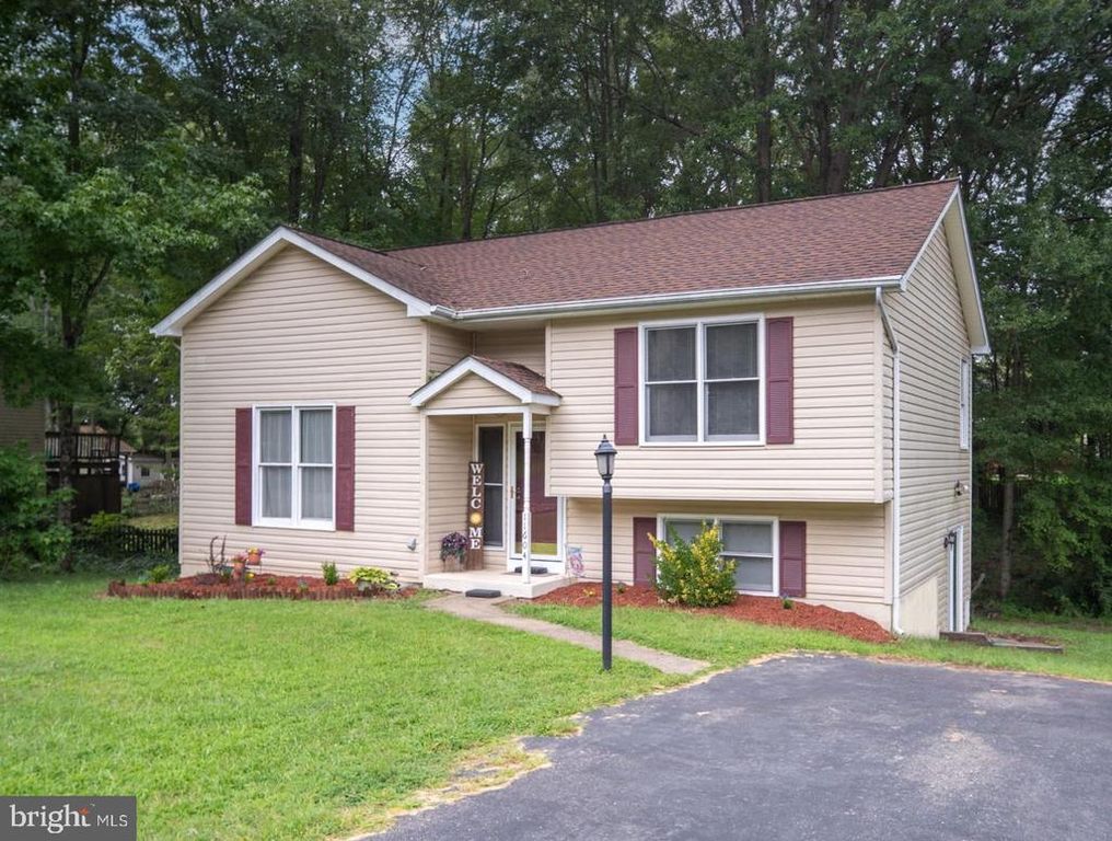 11604 HAMPSTEAD DR, Fredericksburg, VA 22407
