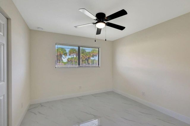 2016 Avenue S, Riviera Beach, FL 33404