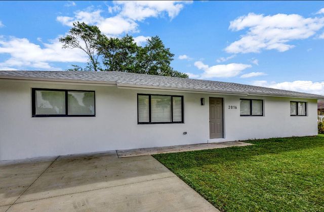 2016 Avenue S, Riviera Beach, FL 33404