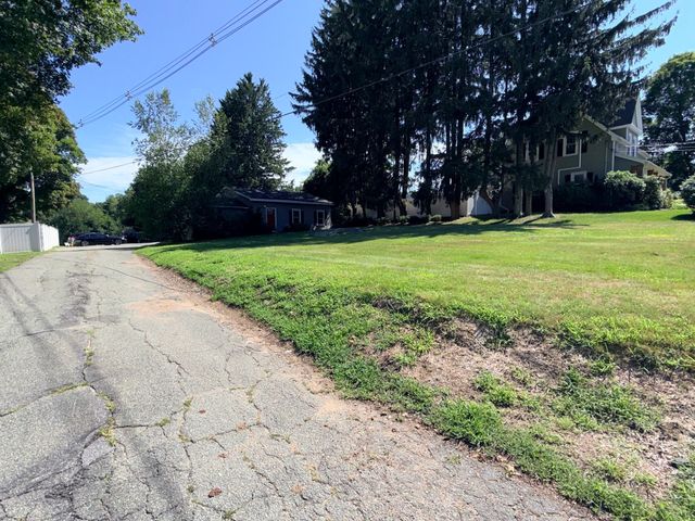 110 River St, Hudson, MA 01749