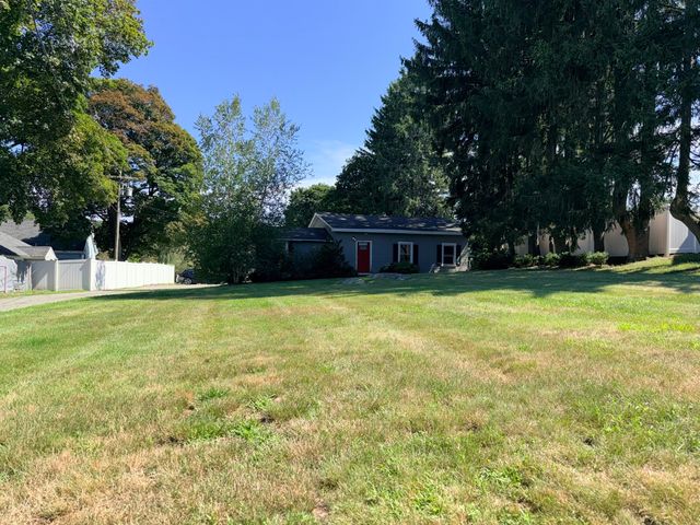 110 River St, Hudson, MA 01749