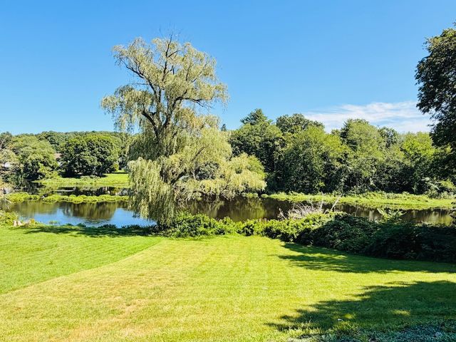 110 River St, Hudson, MA 01749