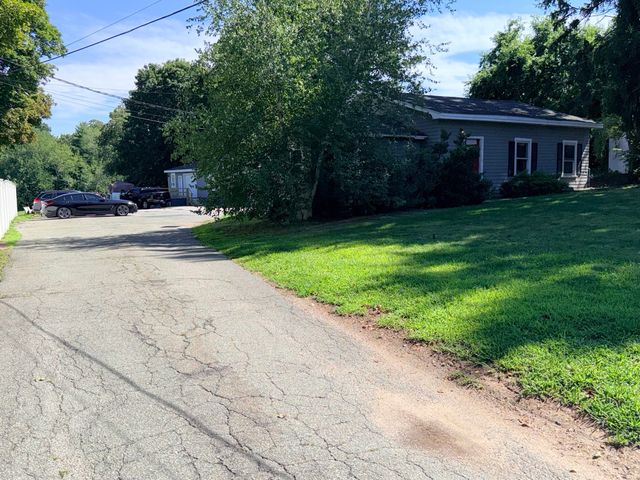 110 River St, Hudson, MA 01749