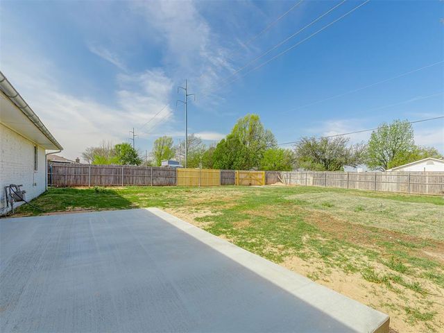 2333 Elwood Drive, Edmond, OK 73013
