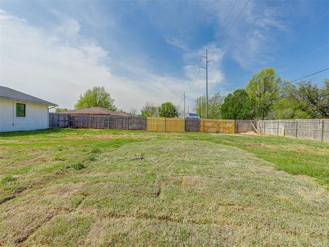 2333 Elwood Drive, Edmond, OK 73013