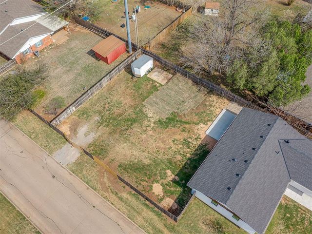 2333 Elwood Drive, Edmond, OK 73013