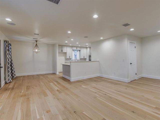 2333 Elwood Drive, Edmond, OK 73013