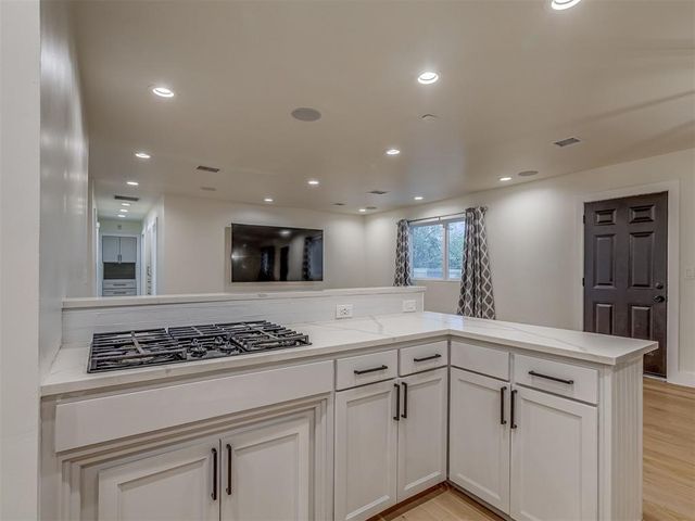 2333 Elwood Drive, Edmond, OK 73013