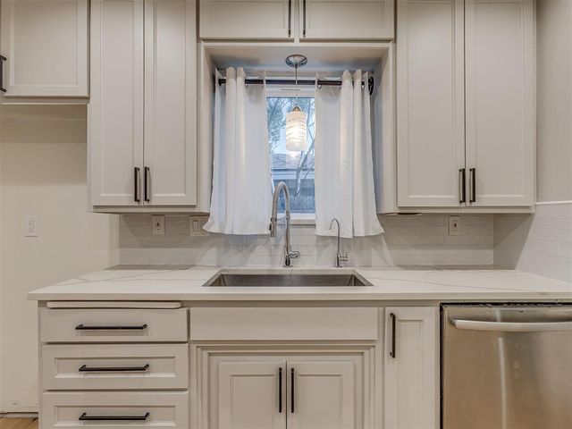 2333 Elwood Drive, Edmond, OK 73013