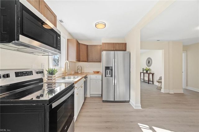 406 Colonial AVE, Hampton, VA 23661