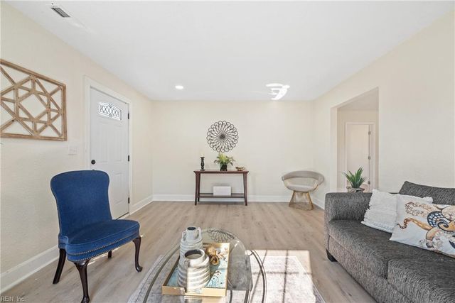 406 Colonial AVE, Hampton, VA 23661