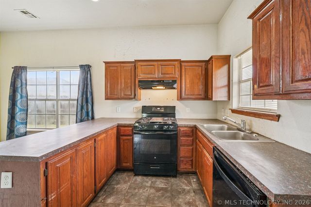 419 E Dogwood Street, Coweta, OK 74429