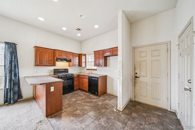 419 E Dogwood Street, Coweta, OK 74429