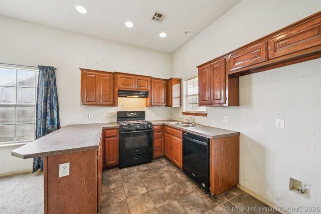 419 E Dogwood Street, Coweta, OK 74429