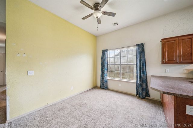 419 E Dogwood Street, Coweta, OK 74429