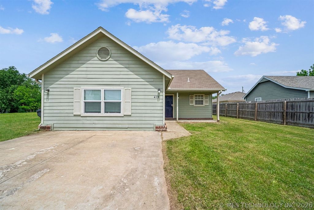 419 E Dogwood Street, Coweta, OK 74429