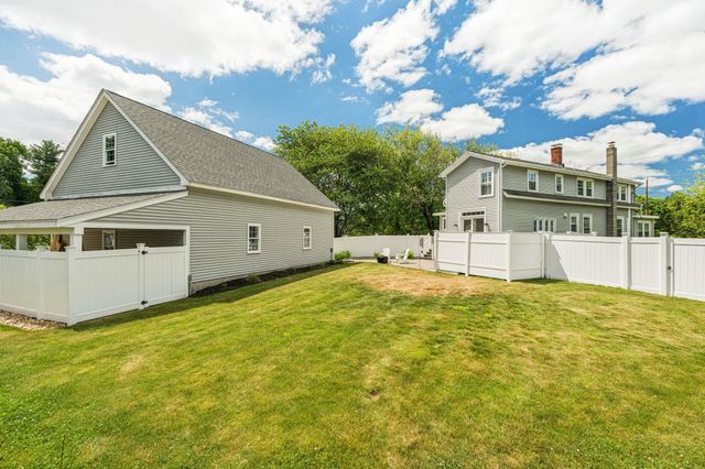 45 Post Road, North Hampton, NH 03862