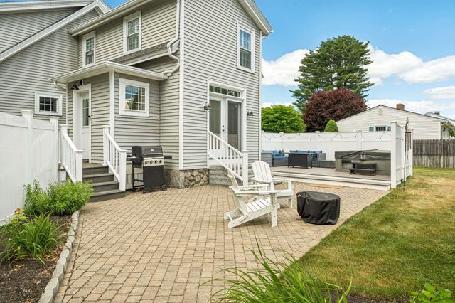 45 Post Road, North Hampton, NH 03862