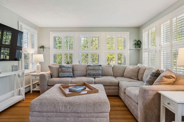 45 Post Road, North Hampton, NH 03862