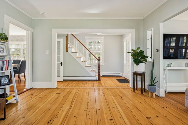45 Post Road, North Hampton, NH 03862