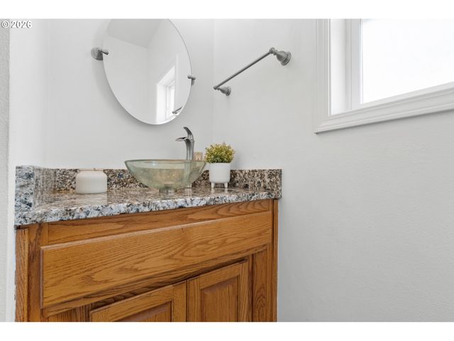 2495 PARK FOREST Dr, Eugene, OR 97405