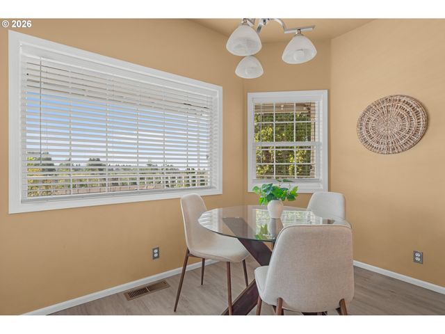 2495 PARK FOREST Dr, Eugene, OR 97405