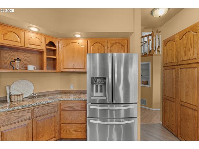 2495 PARK FOREST Dr, Eugene, OR 97405