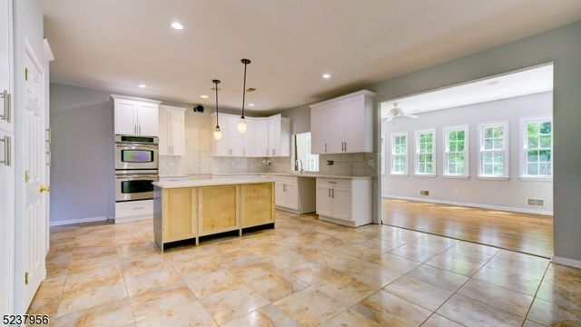 15 Berry Ct, Mount Olive Twp., NJ 07836