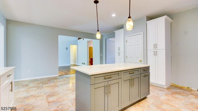 15 Berry Ct, Mount Olive Twp., NJ 07836