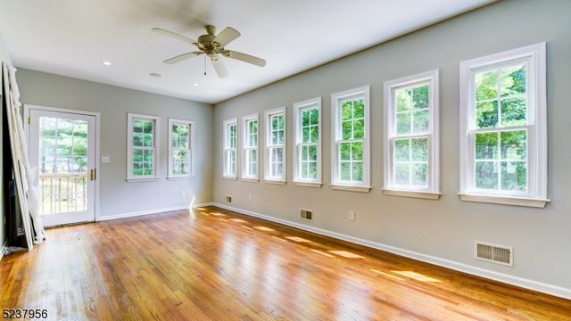 15 Berry Ct, Mount Olive Twp., NJ 07836