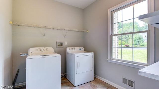 15 Berry Ct, Mount Olive Twp., NJ 07836