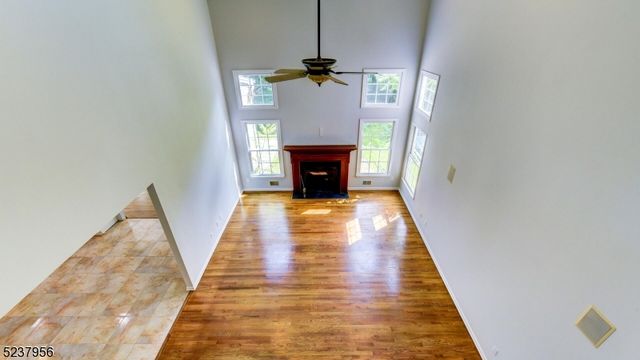 15 Berry Ct, Mount Olive Twp., NJ 07836