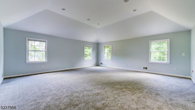 15 Berry Ct, Mount Olive Twp., NJ 07836